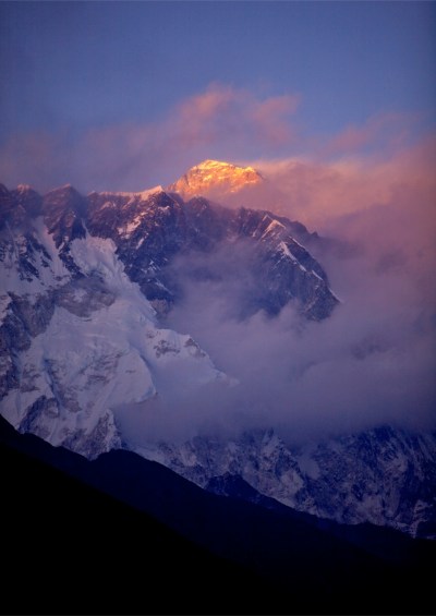 Sunset_Over_Everest_from_Tengboche