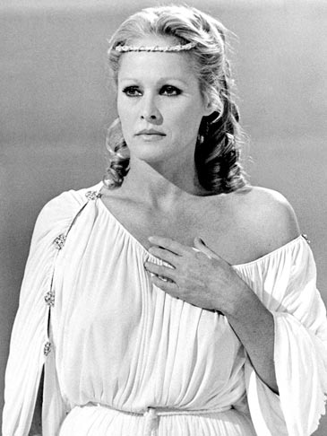 Ursula Andress clash 2