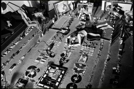 The Wall - Geldof on floor