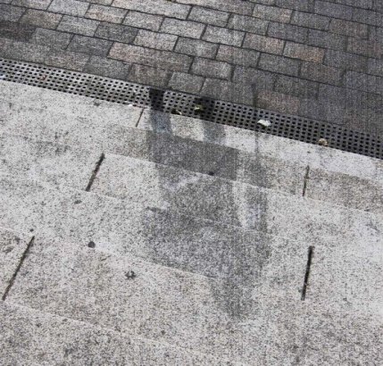 Hiroshima shadow